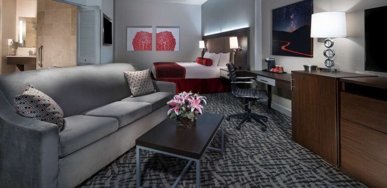 The STRAT hotel las vegas 10 768x374