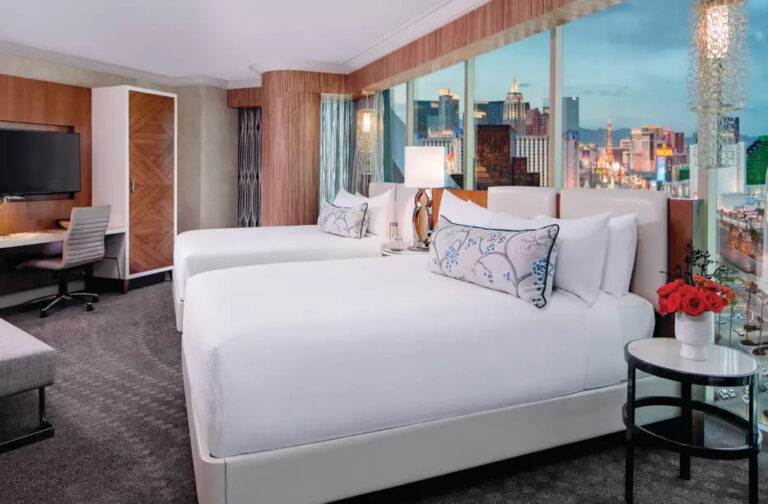 mandalay bay resort las vegas 3 768x504