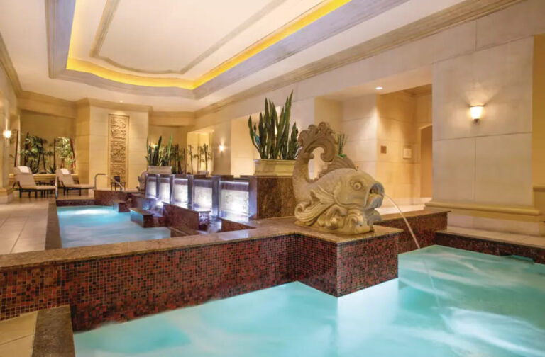 mandalay bay resort las vegas 5 768x504