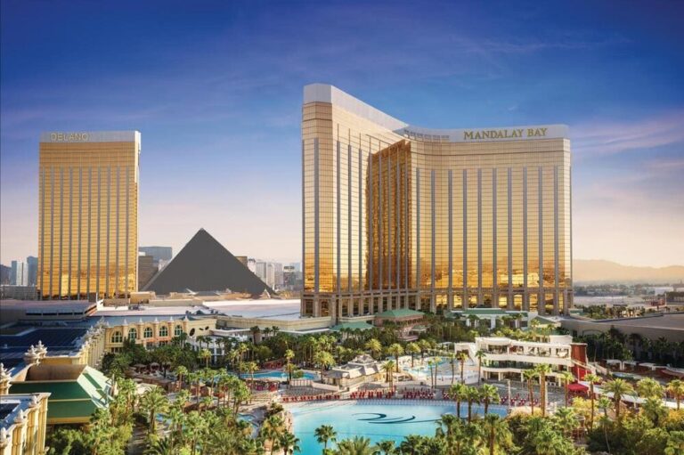 mandalay bay resort las vegas 768x511