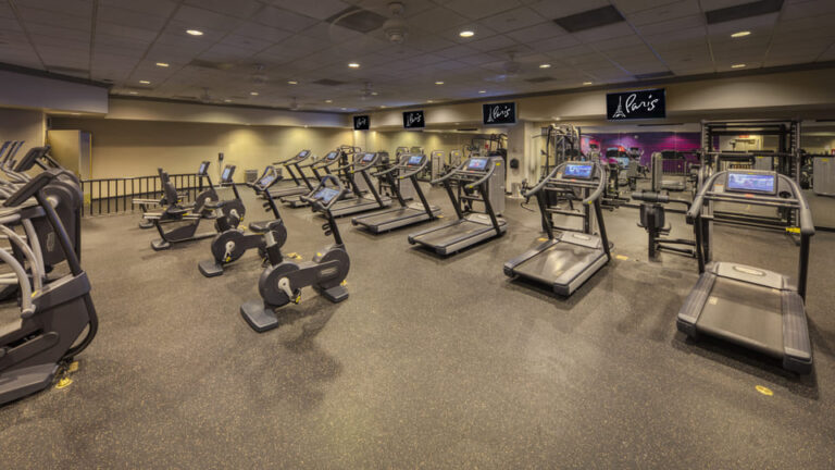 paris hotel resort las vegas 8 768x432